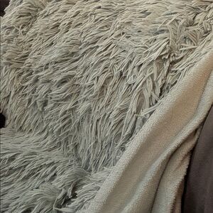 Cozy Shaggy Throw Blanket